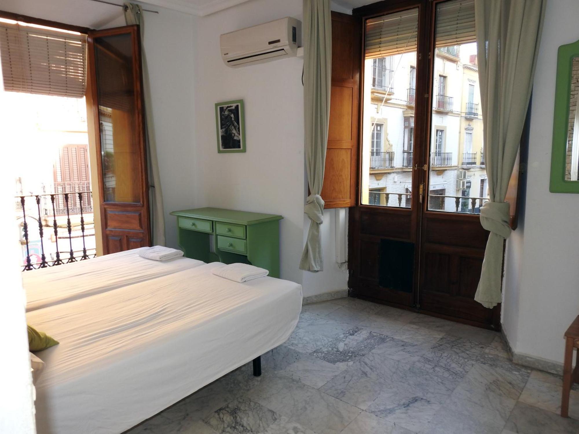 Apartamento En Sevilla Centro Con Vistas A La Plaza Alameda De Hercules - Hasta 7 Personas Dış mekan fotoğraf